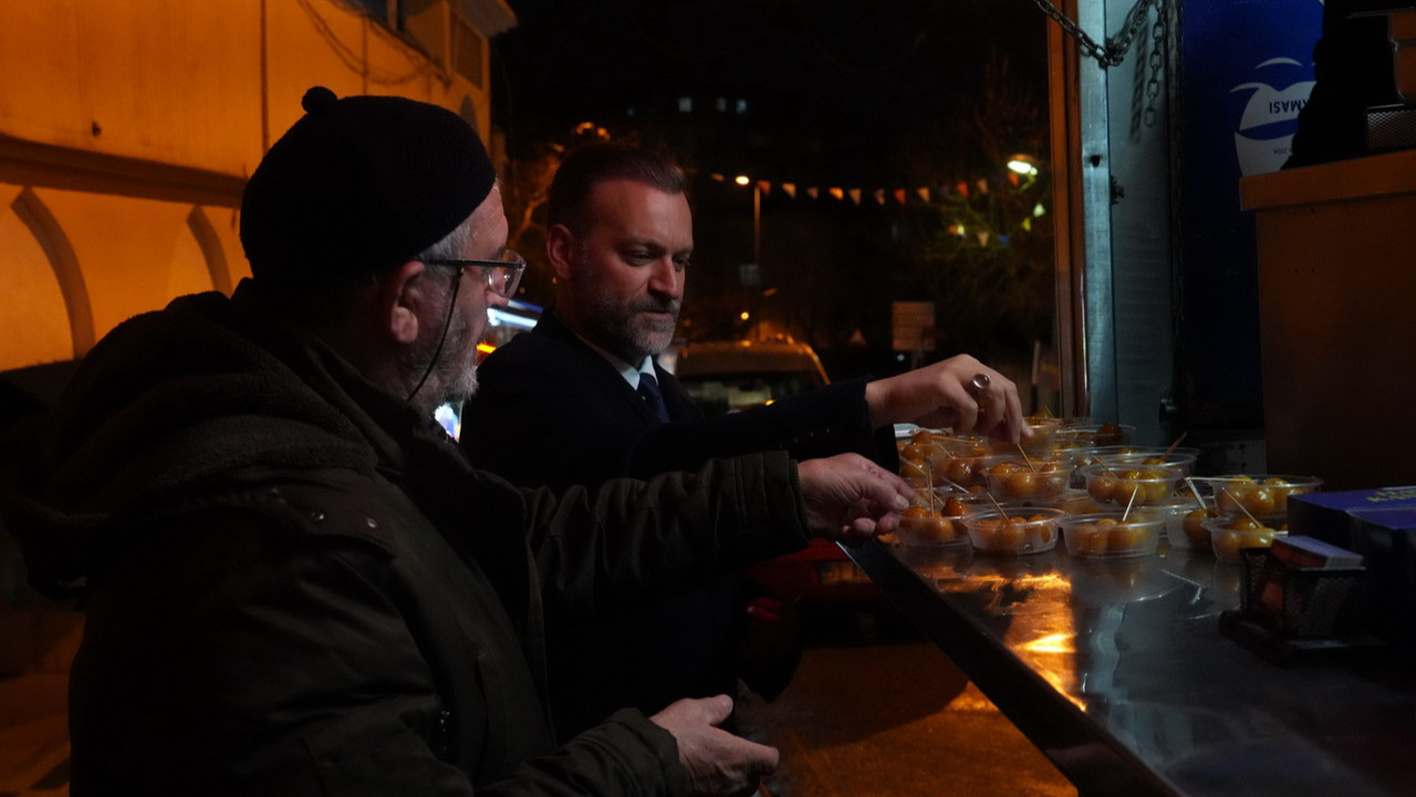 Kartal Belediyesi’nden Berat Kandili’nde Vatandaşlara Lokma İkramı