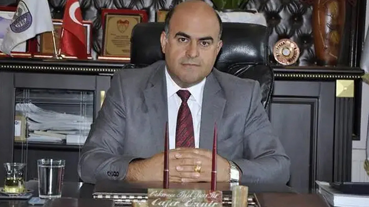 Eski belediye başkanı oğlu tarafından baltayla katledildi!