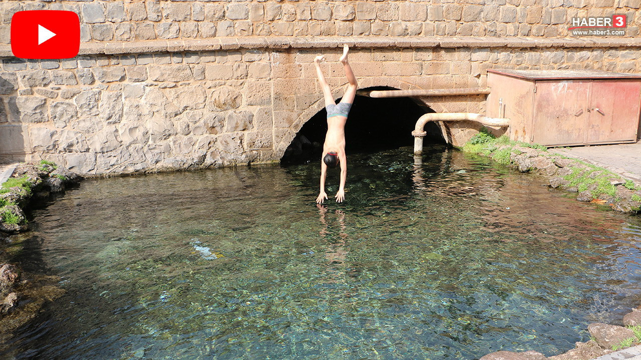 Donduran soğuklar sonrası termometreler 8 dereceyi gösterirken çocuklar soluğu buz gibi suda aldı