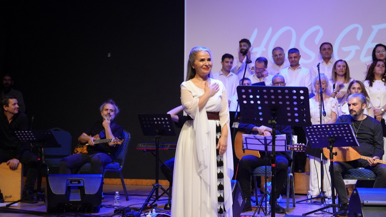 Kartal Belediyesi Etnik Müzik Korosu Performansıyla Büyüledi