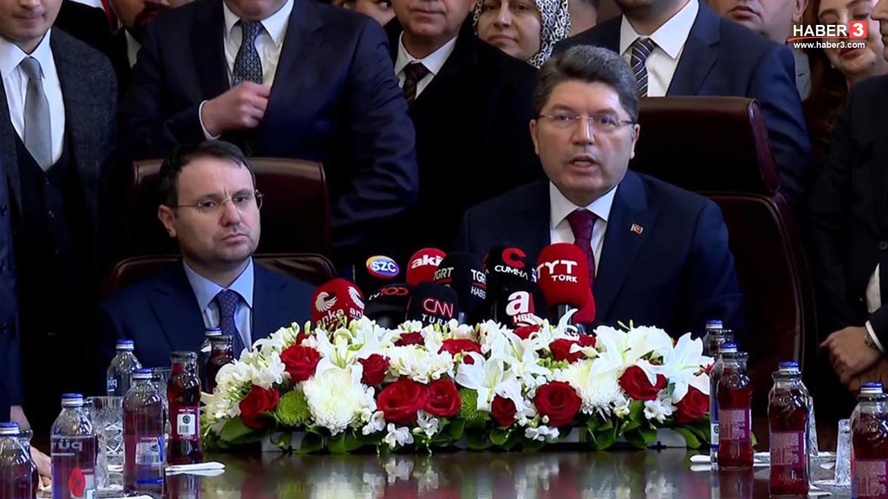 Akın Gürlek, Adalet Bakanlığı görevini devraldı! Devir teslim töreninde koltuk krizi