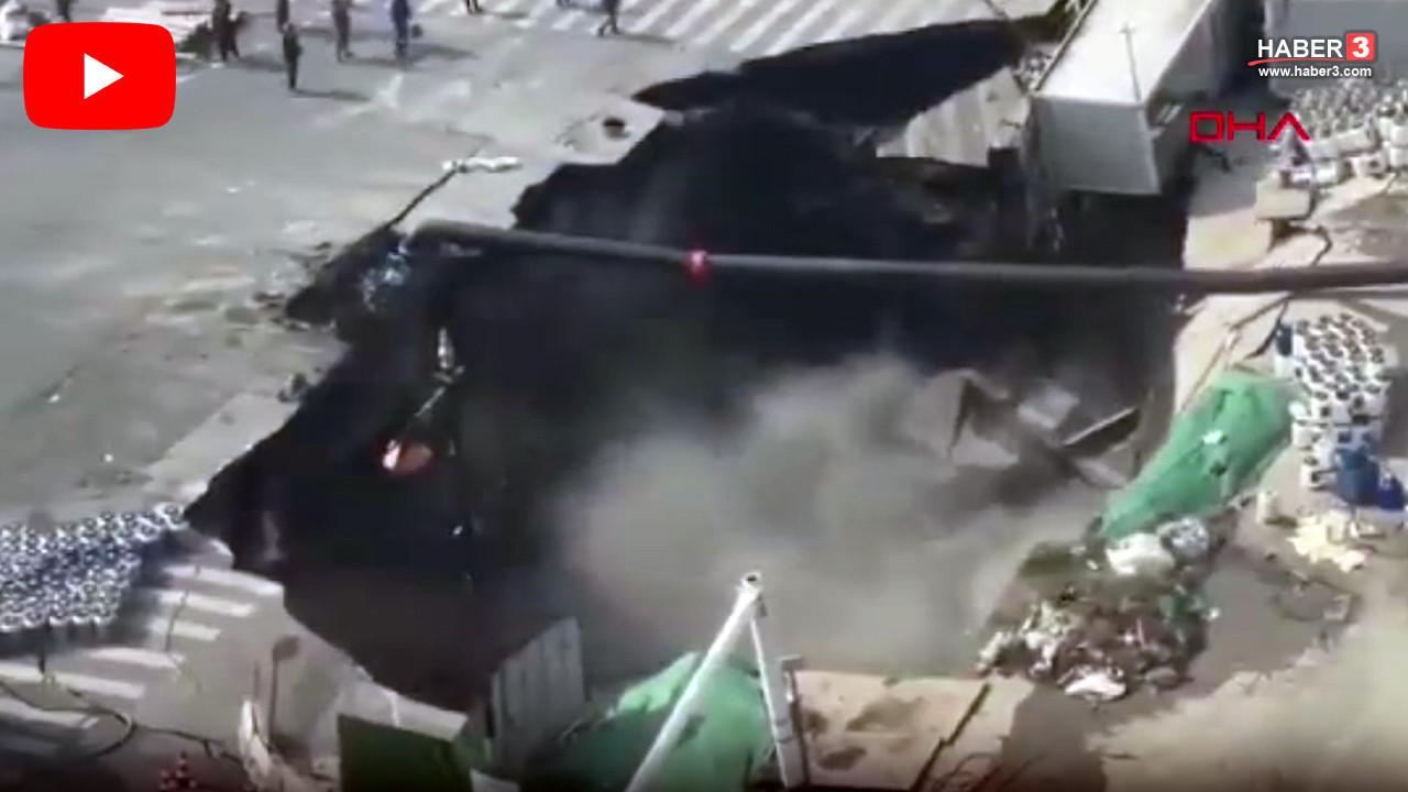 Metro inşaatı sırasında yol çöktü! Devasa çökme her şeyi yuttu