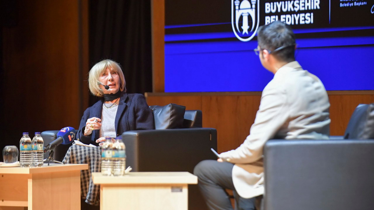 Başkentiler edebiyatçı Ayşe Kulin'le buluştu