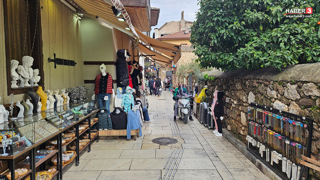 Türkiye'nin turizm başkentinde tarih gün yüzüne çıkıyor ama esnaf ''kepenk kapatma'' noktasında