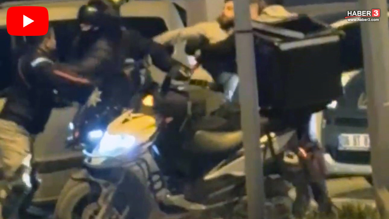 Trafik magandaları birbirine girdi! Yumruk ve tekmeler havada uçuştu