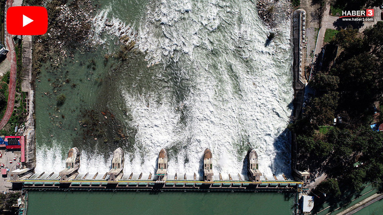 Kuraklık sonrası gelen yağışlar can suyu oldu, baraj kapakları açıldı, nehir yatağı taştı!