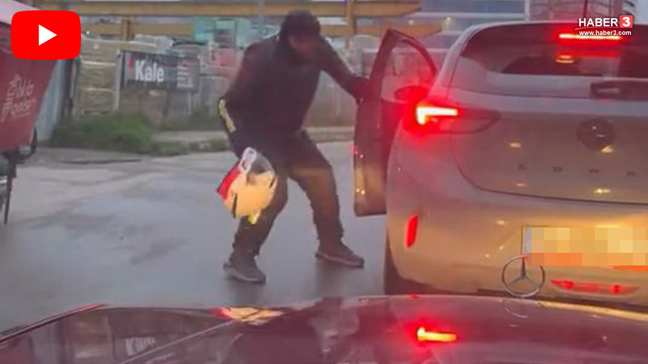 İstanbul trafiğinde dehşet! Bir sürücü diğer sürücüyü kolundan tutup araçtan indirmeye çalıştı