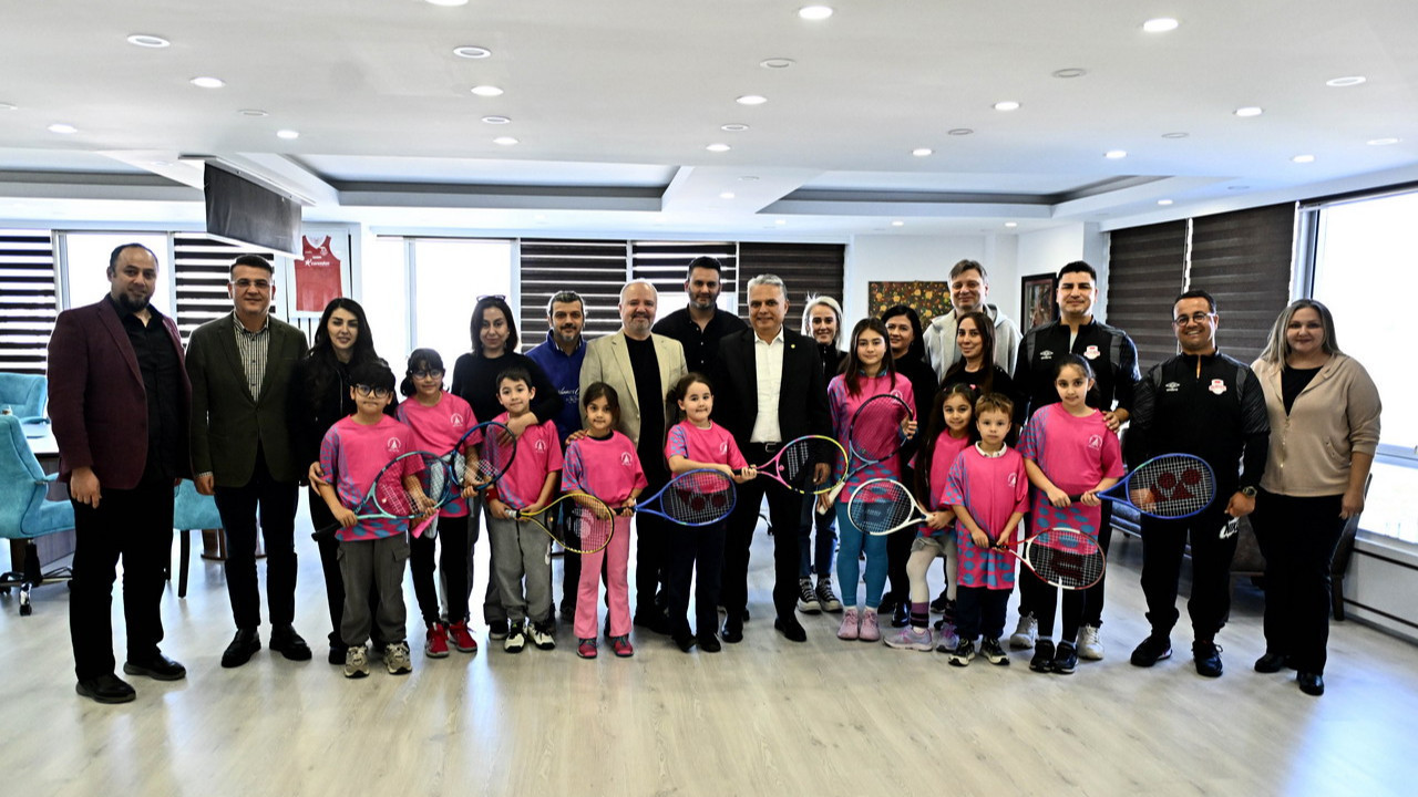 Muratpaşa'nın minik raketleri turnuva yolunda