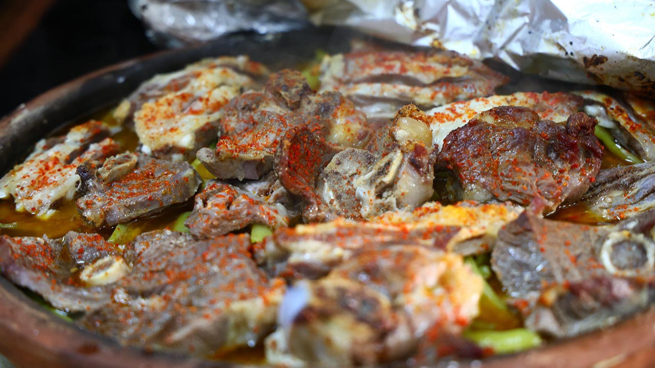 Hazırlaması 5 dakika, pişmesi 5 saat: Palu Tava iftar sofralarının yıldızı oldu