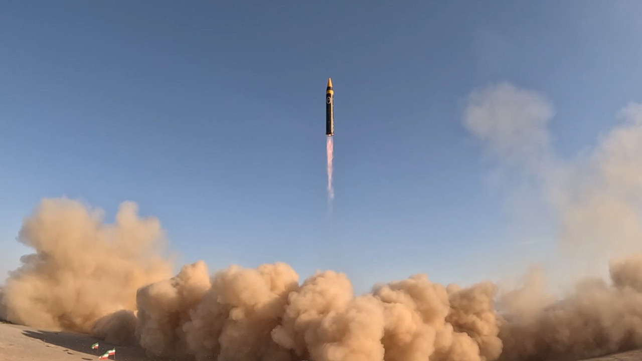 İran, Güney Kıbrıs'ta İngiliz üslerini hedef aldı