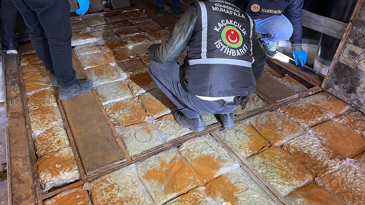 Gümrüklerde büyük operasyon! Piyasa değeri 828 milyon TL...
