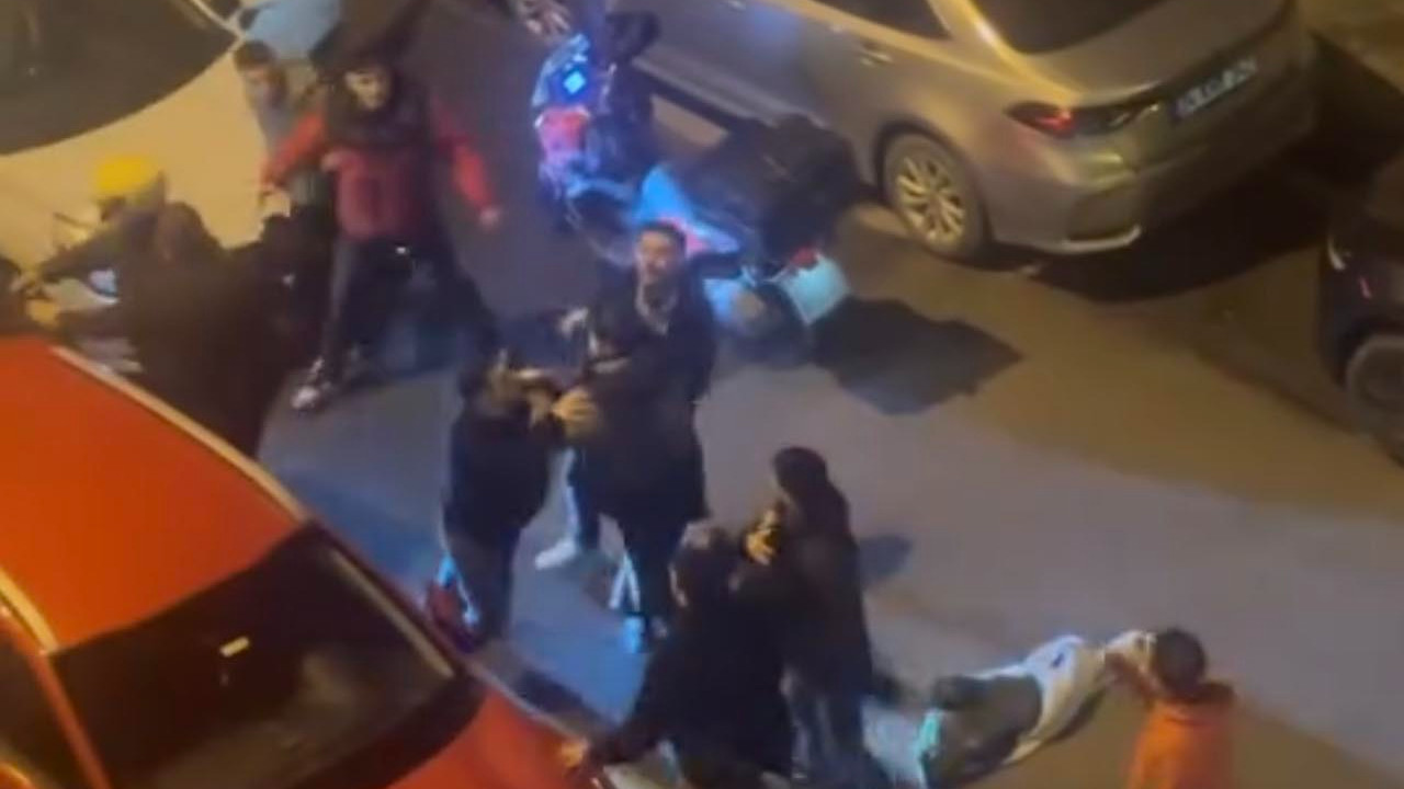 İstanbul'da sürücülerin ters yön kavgası meydan savaşına dönüştü