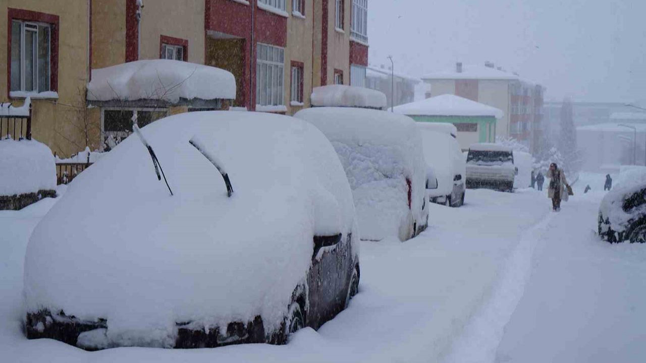 Mart kapıdan baktıracak! Önce bahar havası ardından kış geliyor