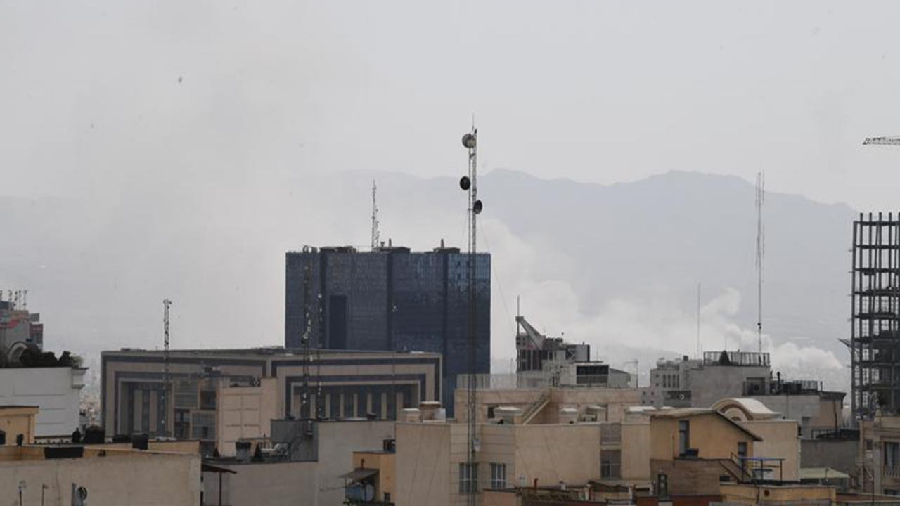 ABD ve İsrail’den İran'a yoğun bombardıman: Yıkılan binalar var