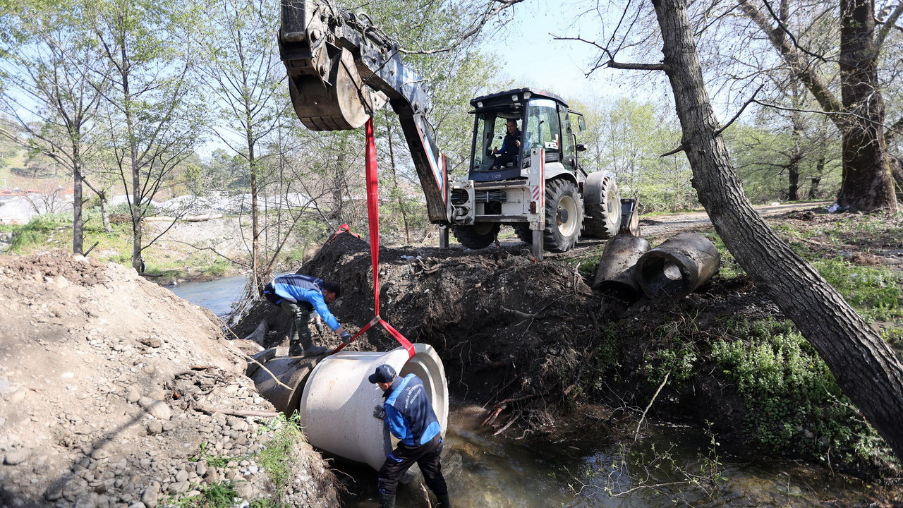 Muğla Büyükşehir Köyceğiz’de Selden Etkilenen Üreticilerin Yanında