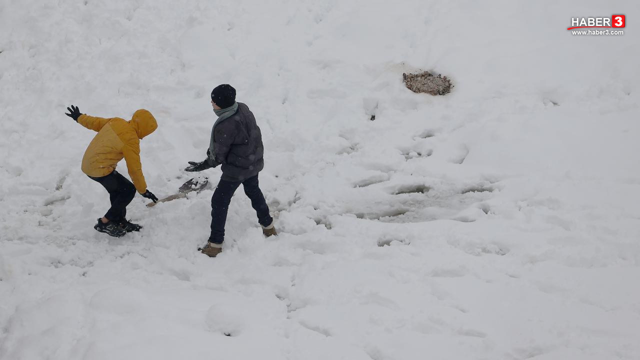 Soğuk ve kar bastırdı, bir ilimizde okullar tatil edildi