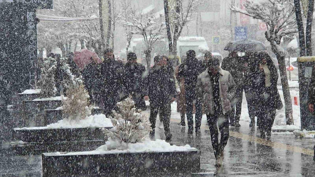 Bahar havasına mola! Soğuk ve kar yağışı geri dönüyor