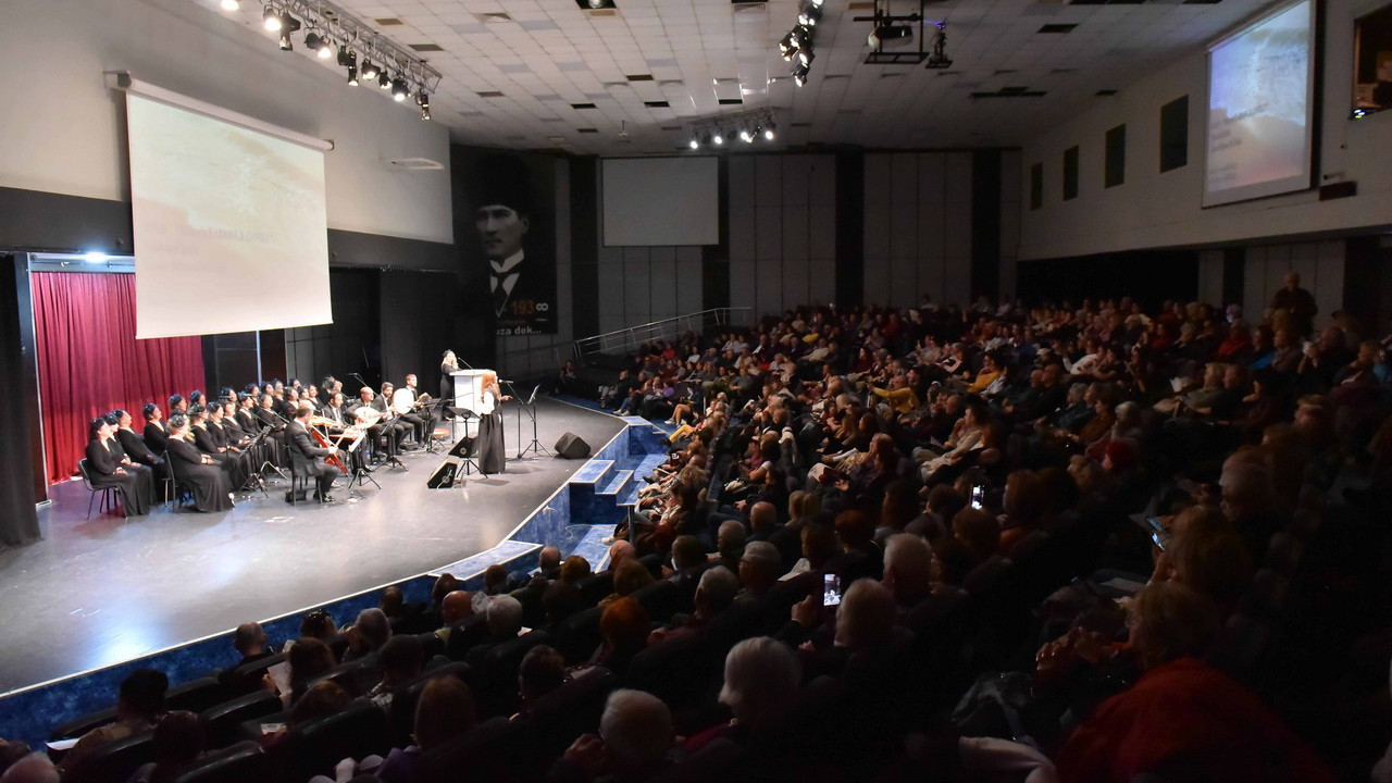 Muratpaşa'da kadın bestekarların eserleri seslendirildi