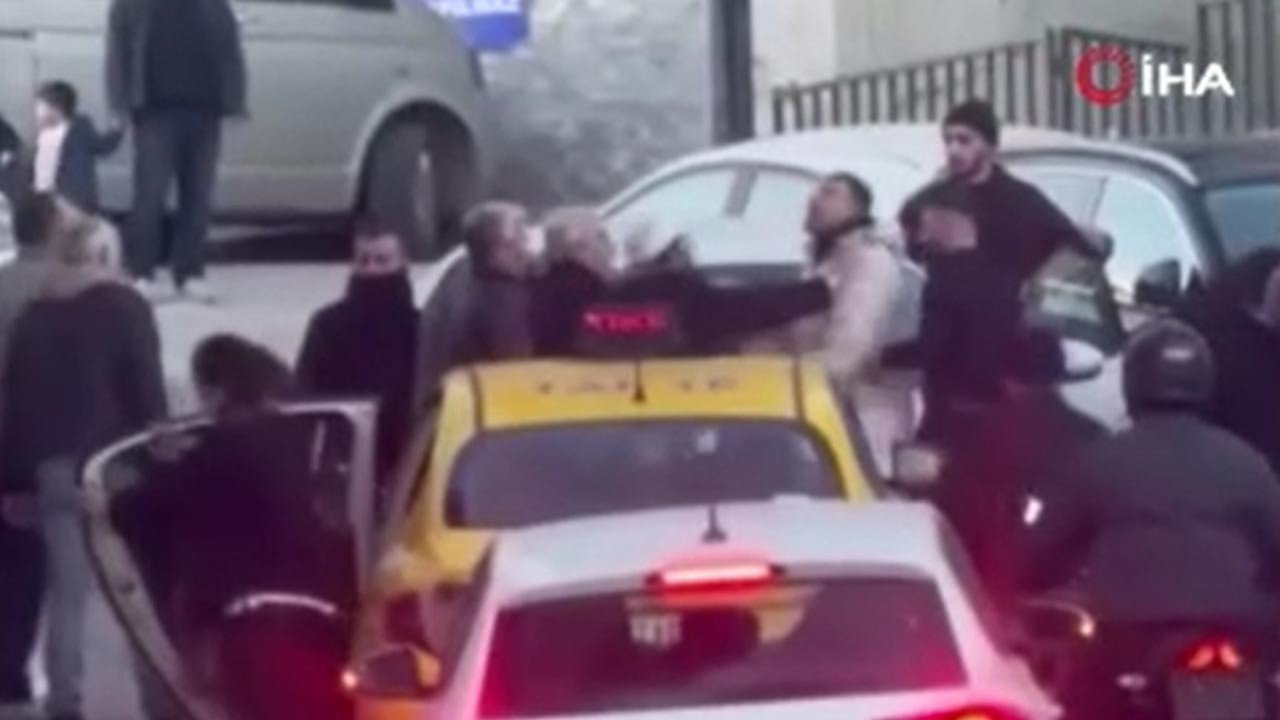 Trafikte bir anlık öfke 726 bin TL'ye patladı! Ehliyetlerine de el konuldu