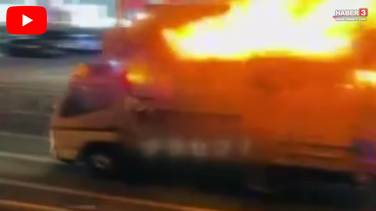 Seyir halinde alev alan kamyonetin sürücüsü alevleri fark edince direksiyonu itfaiyeye kırdı!