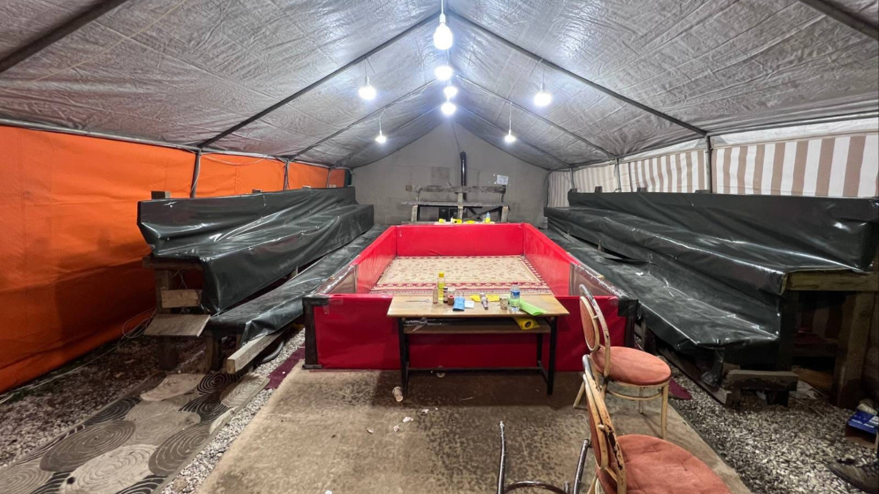 Çadır kurup ring yapmışlar: Horoz dövüşçüleri suçüstü yakalandı!