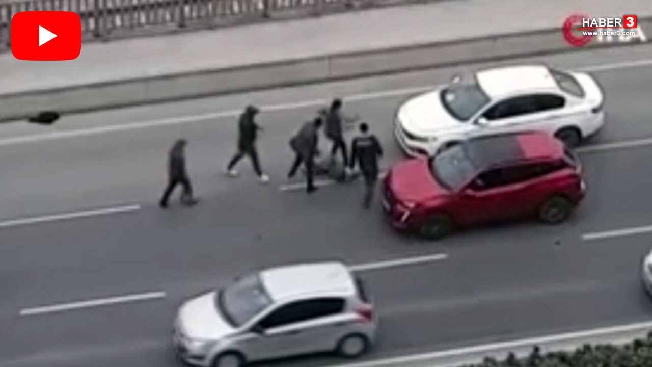 Yol verme tartışması meydan savaşına döndü! 4 kişi 1 sürücüyü tekme tokat darbetti!