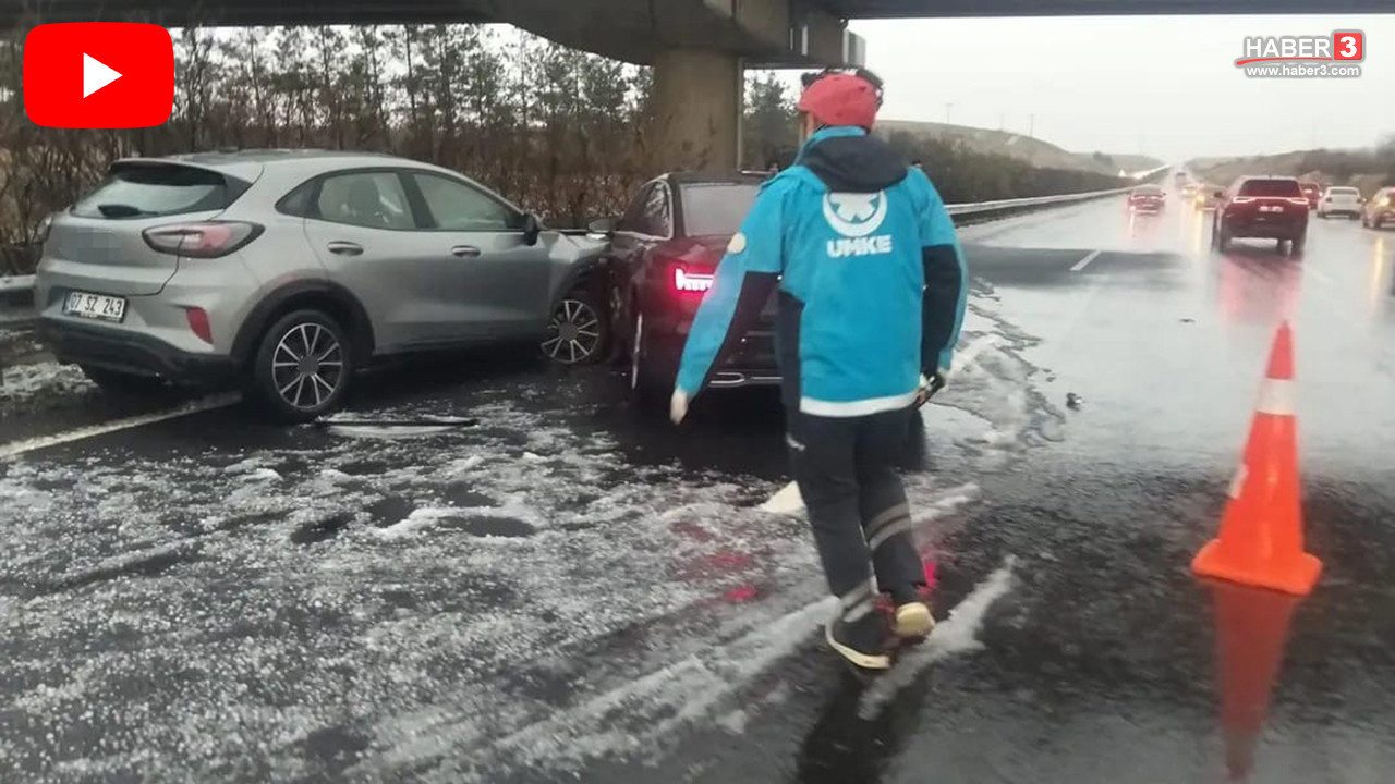 Bir anda bastıran dolu ortalığı birbirine kattı: Zincirleme kazada çok sayıda araç birbirine girdi!