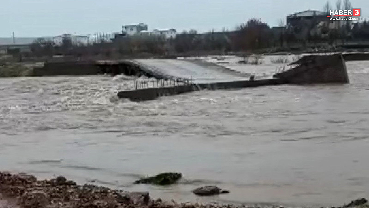 Sele yol açan sağanakta caddeler göle döndü, köprü sular altında kaldı!
