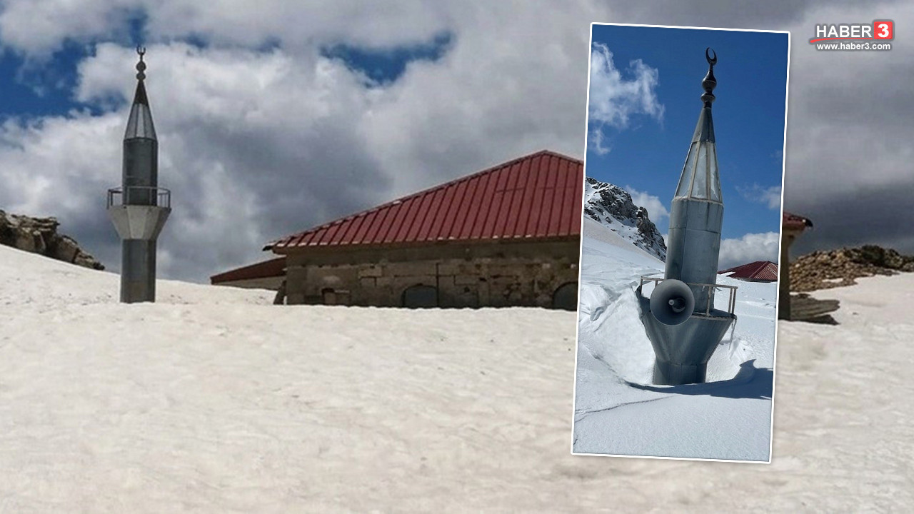 Türkiye'nin 7,5 asırlık tarihi camisi karların altında yok oldu!