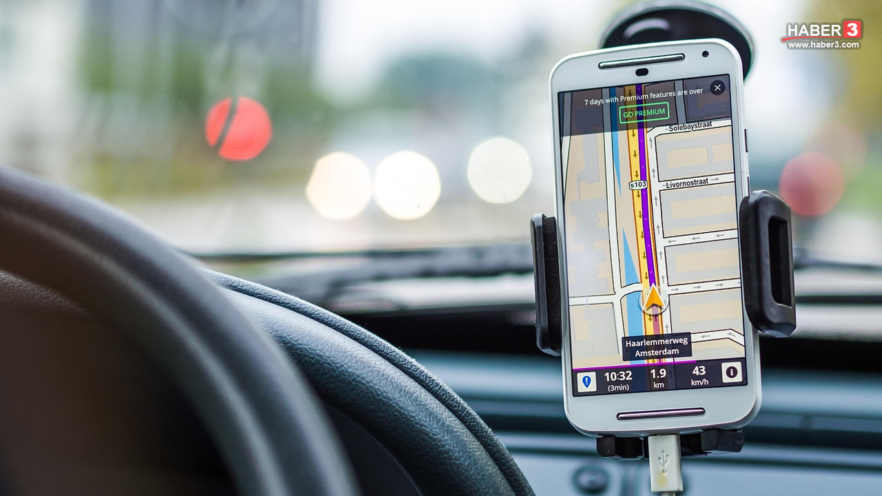 Araç içinde telefon tutucu ve koku yasaklandı mı? Milyonların beklediği açıklama geldi