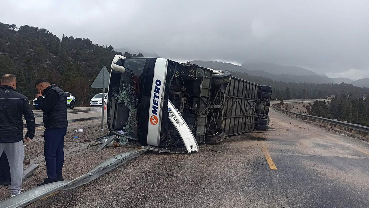 Konya'da yolcu otobüsü kazası: Çok sayıda yaralı var