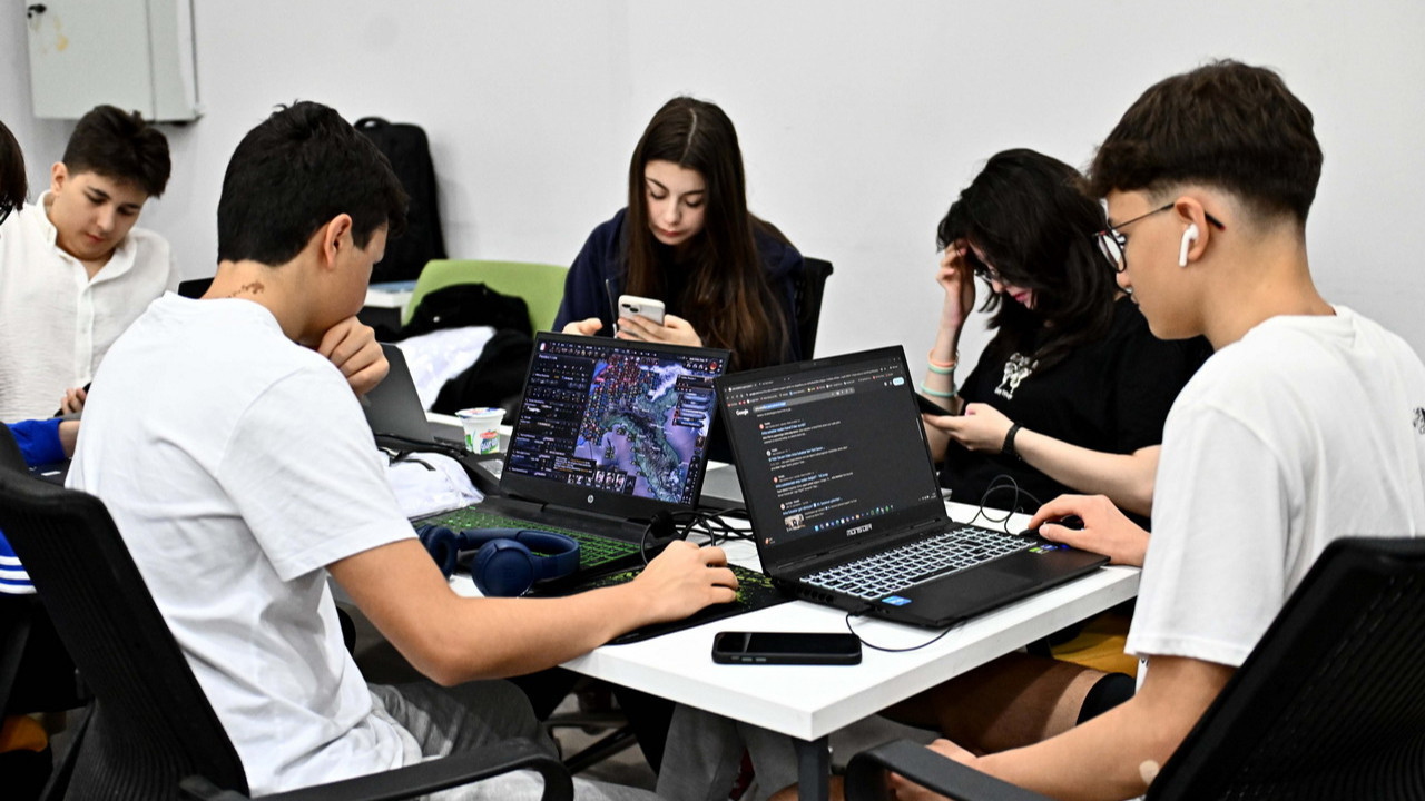 Muratpaşa'da Yapay Zeka İle Görsel Üretim Atölyesi başlıyor