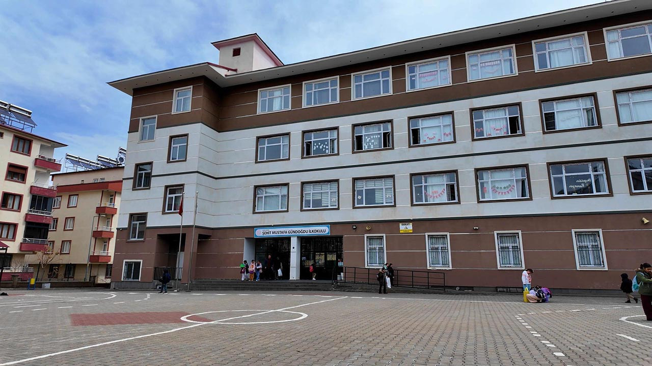 Okulda kar spreyi eğlencesi kabusa dönüştü: 30 öğrenci hastanelik oldu