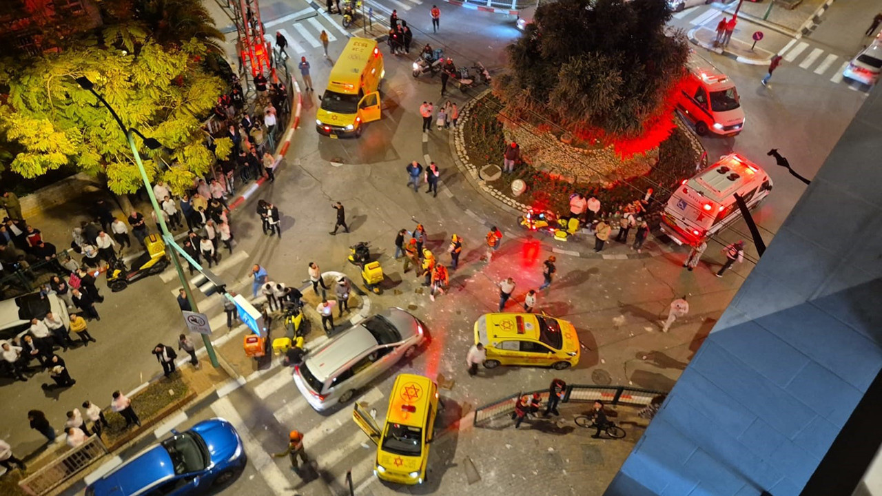 İran İsrail'in demir kubbesini yine deldi: Çok sayıda yaralı var!