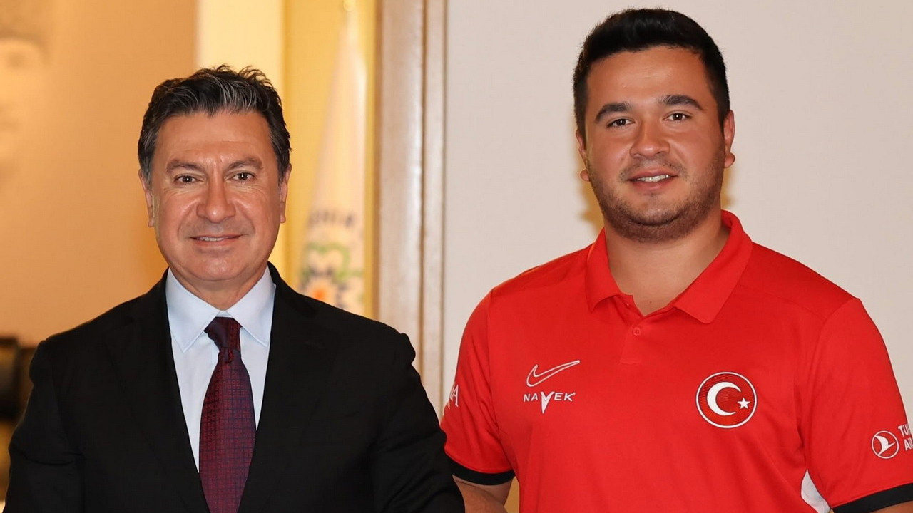 Muğla'nın Dünya Şampiyonu Emircan Haney Halk Oylaması ile ''Yılın Okçusu'' seçildi