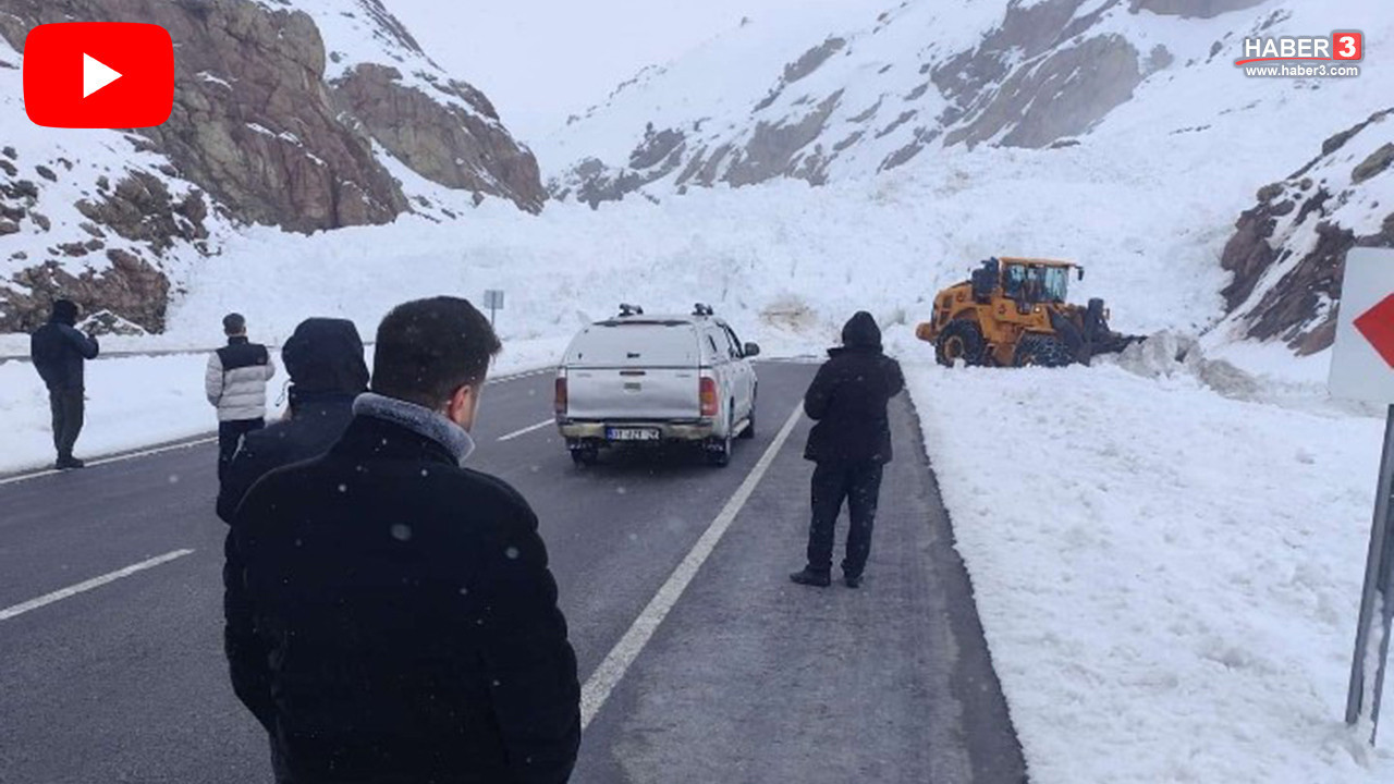 Otoyolda kabus! Çığ düştü, çok sayıda araç kar kütlelerinin altında mahsur kaldı!