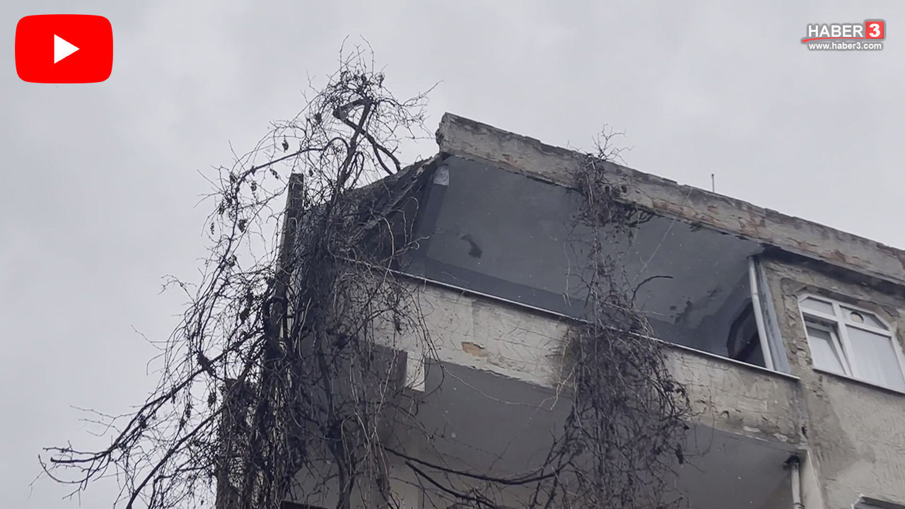İstanbul'da korku dolu anlar; 4 katlı bir apartmanın çatısı çöktü!