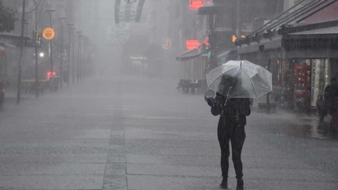 Mart ayı bitiyor, kış bitmiyor: Meteoroloji'den kuvvetli sağanak ve kar uyarısı!
