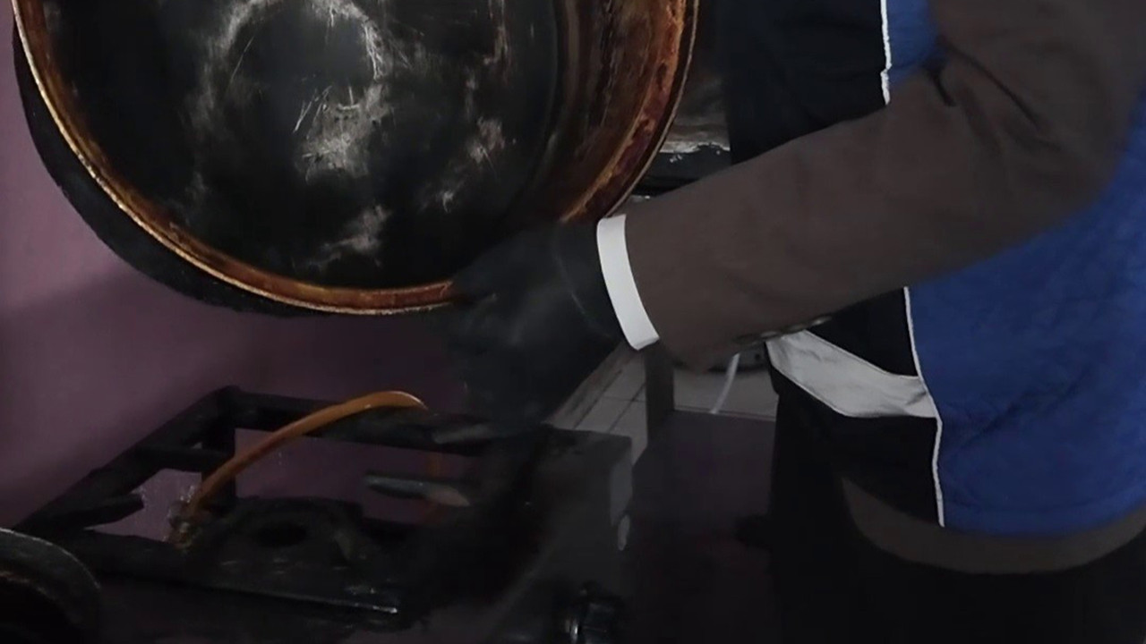 Yemekhanede mide bulandıran görüntüler: ''Biri ölse böcekler yer!''