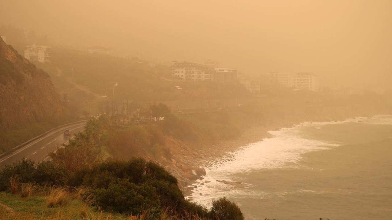 Meteoroloji'den 13 il için sarı kod uyarısı: Sel, fırtına ve çöl tozu geliyor!