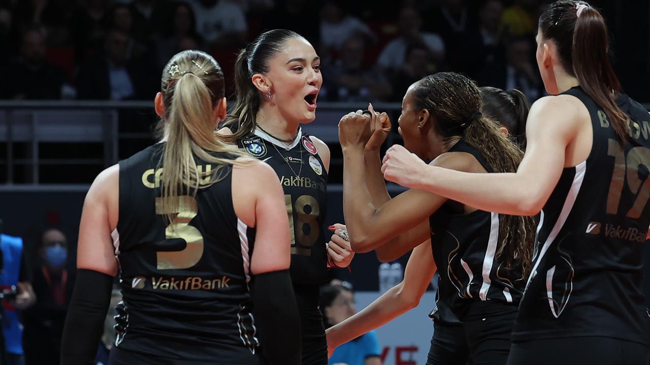 VakıfBank, Fenerbahçe'yi set vermeden mağlup etti!