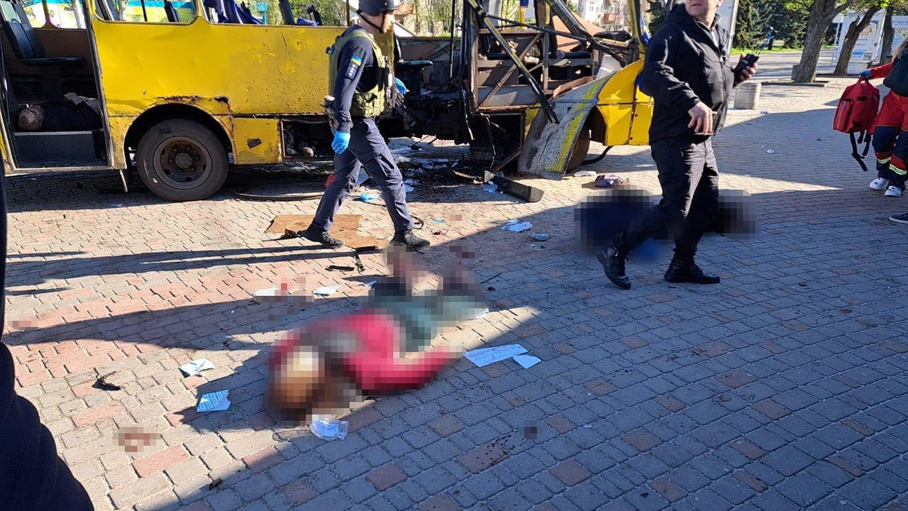 Ukrayna'da otobüse İHA saldırısı: Ölü ve yaralılar var