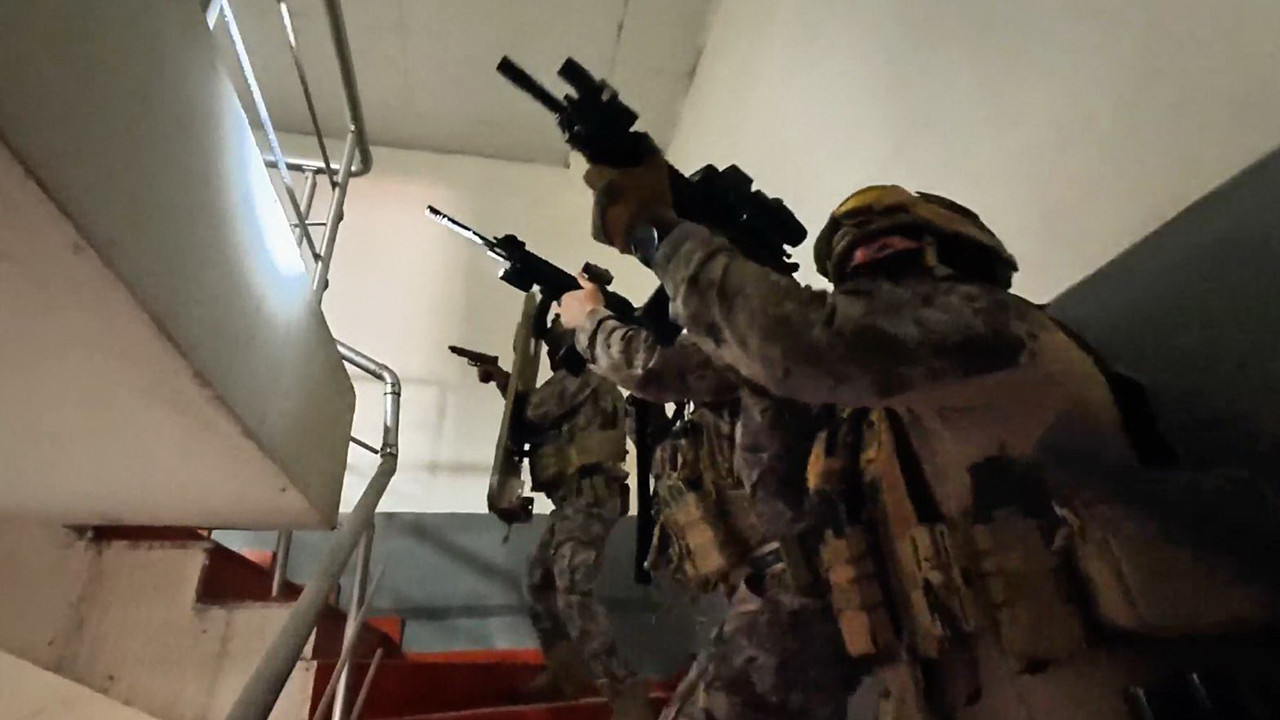 Zehir tacirlerine 59 ilde dev darbe! 2 ton uyuşturucu ele geçirildi