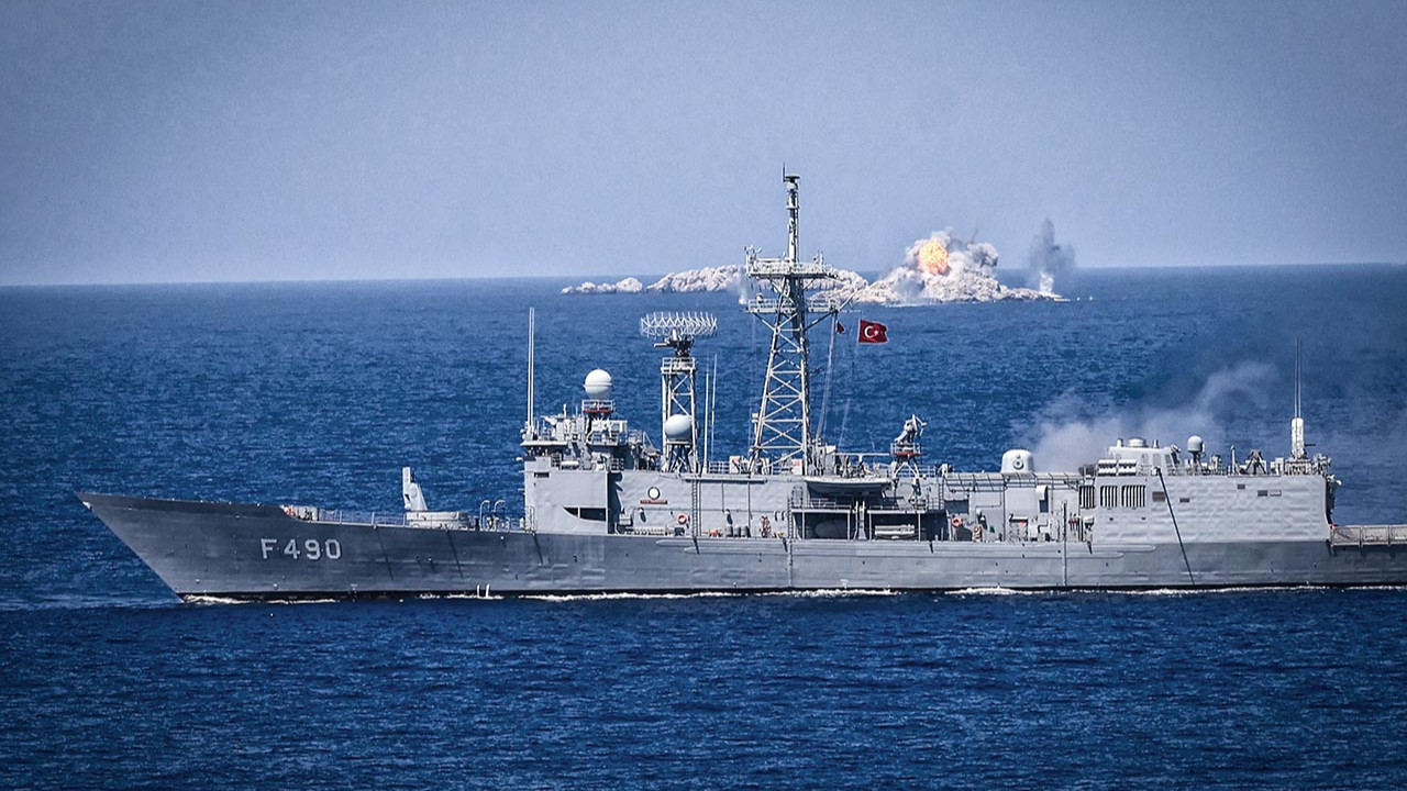 Türk Deniz Kuvvetleri'nden Mavi Vatan'da dev gövde gösterisi!