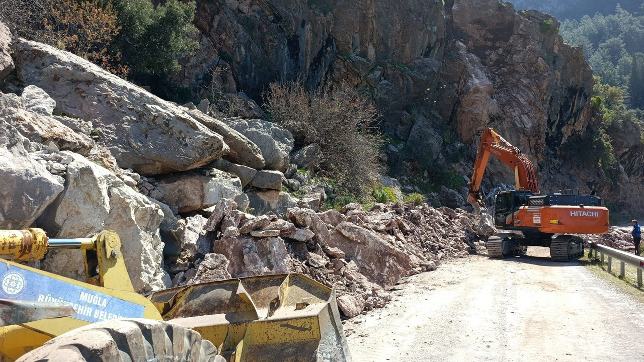 Faralya’da heyelan müdahalesi, Muğla Büyükşehir ekipleri harekete geçti