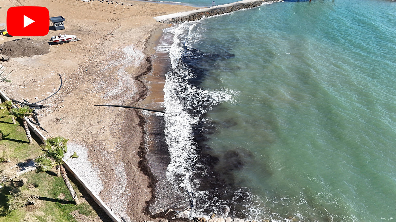 Masmavi cennette sahilde petrol paniği! Tüm sahildeki siyah tabakanın nedeni belli oldu