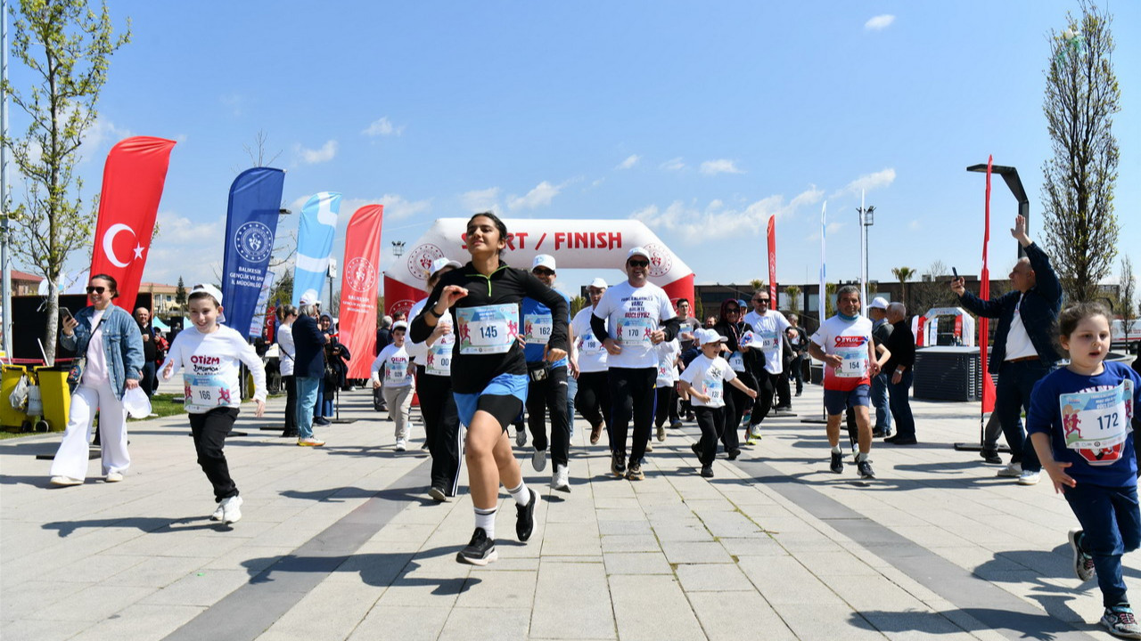 Balıkesir’de adımlar otizm farkındalığı için atıldı