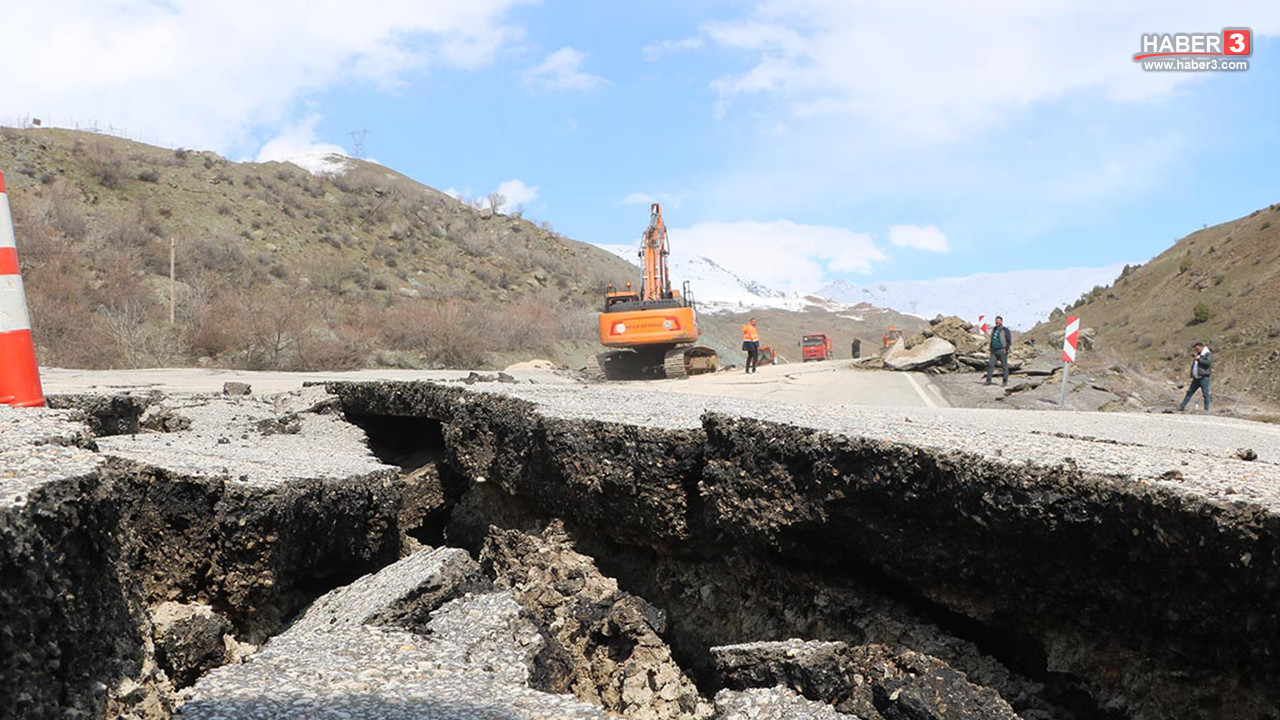 Hakkari-Van kara yolunda heyelan paniği