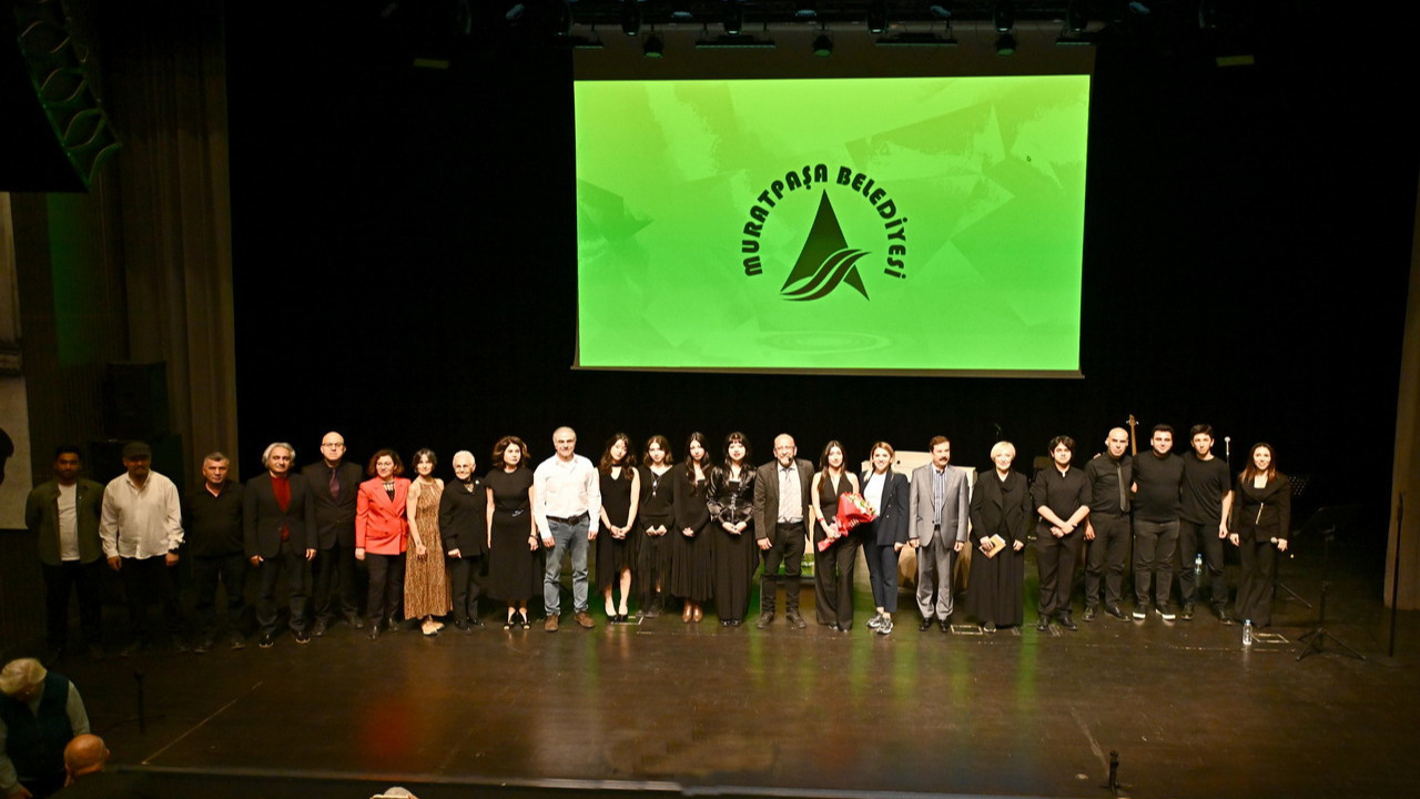 Muratpaşa’da şiir ve müzik dolu gece