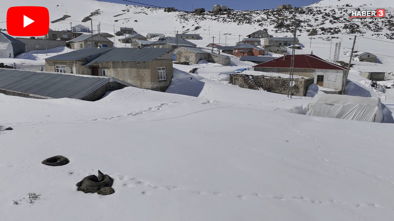 Nisan ayında 3 metrelik kar şoku: Bu mahalle tüm evler adeta kara gömüldü!